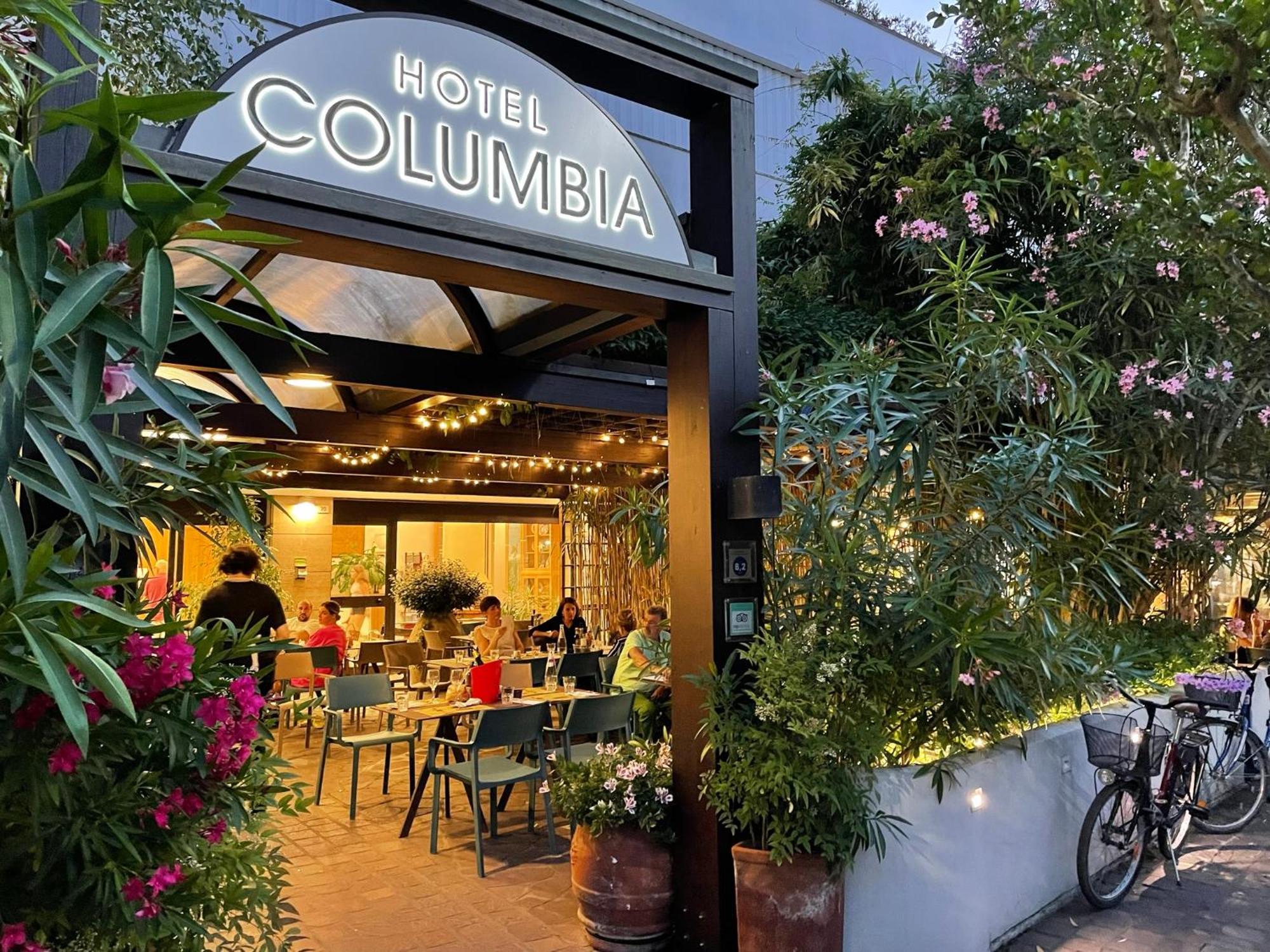 Hotel Columbia มารีนาโรเมอา ภายนอก รูปภาพ